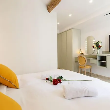 Maison Regina - Absoluty - Lux House 2bdr 2bth Magic 1st Row Sea View Terrace Apartment